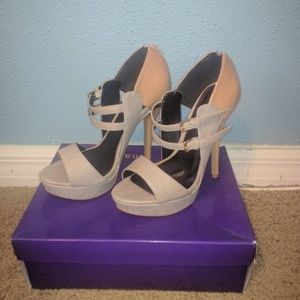 Grey/nude heels
